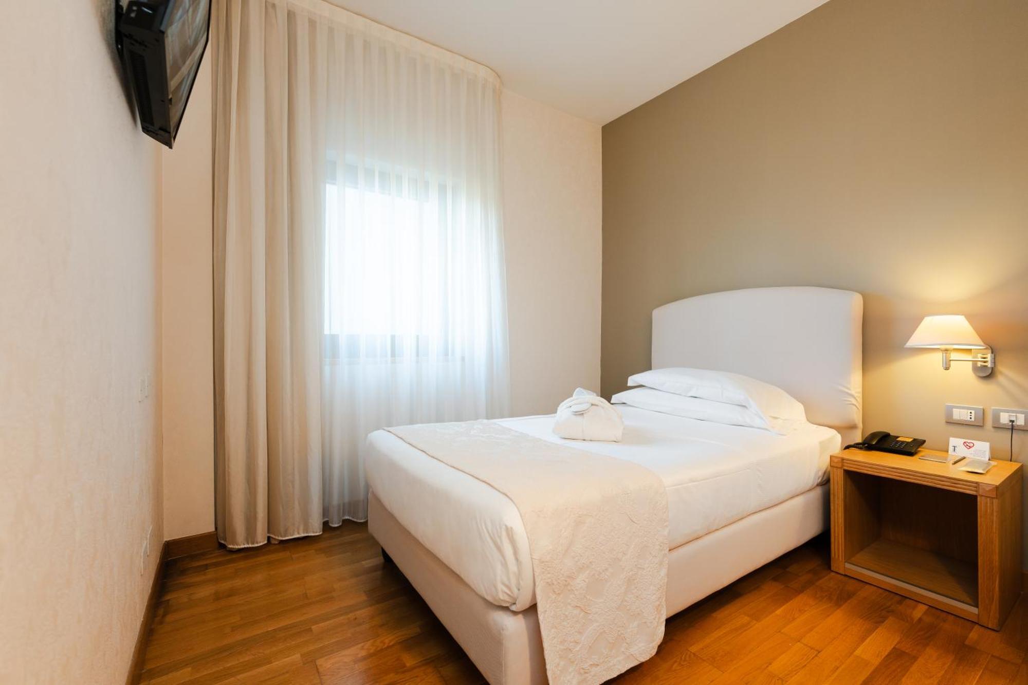 Hotel Touring Carpi Exterior foto