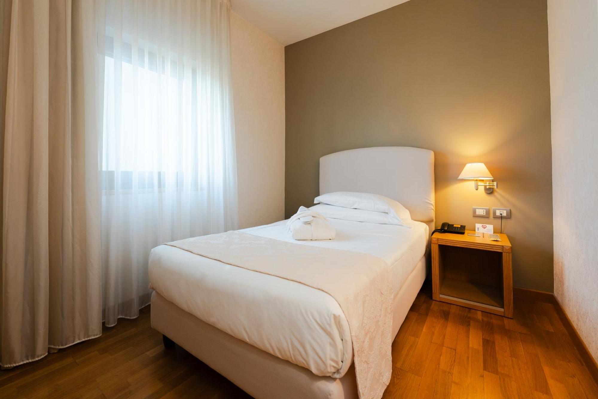 Hotel Touring Carpi Exterior foto