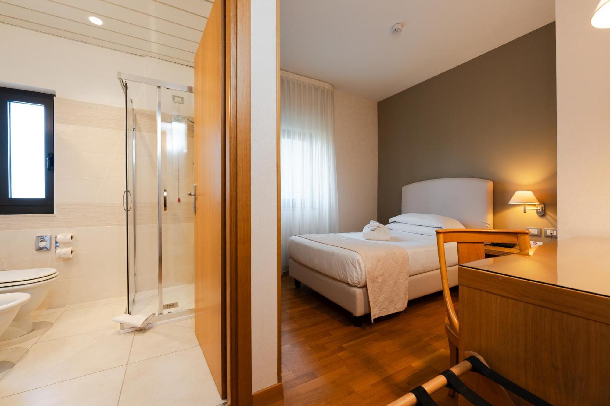 Hotel Touring Carpi Exterior foto