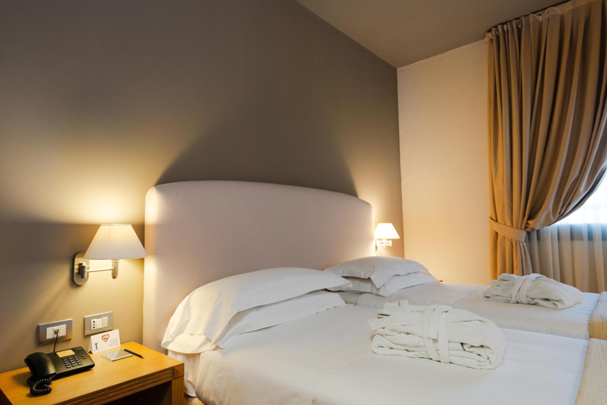 Hotel Touring Carpi Exterior foto