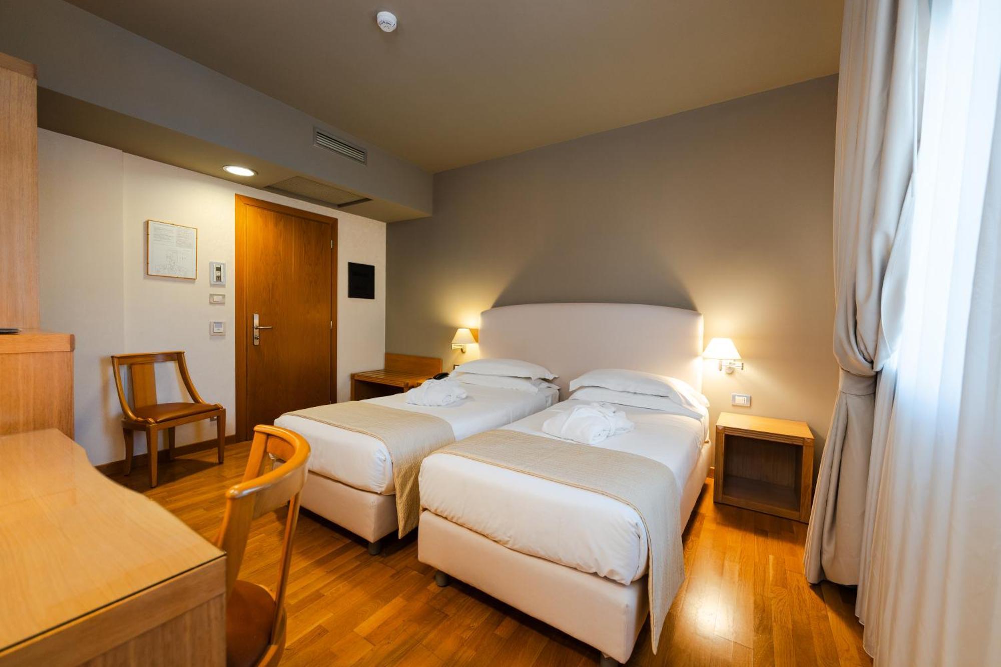 Hotel Touring Carpi Exterior foto